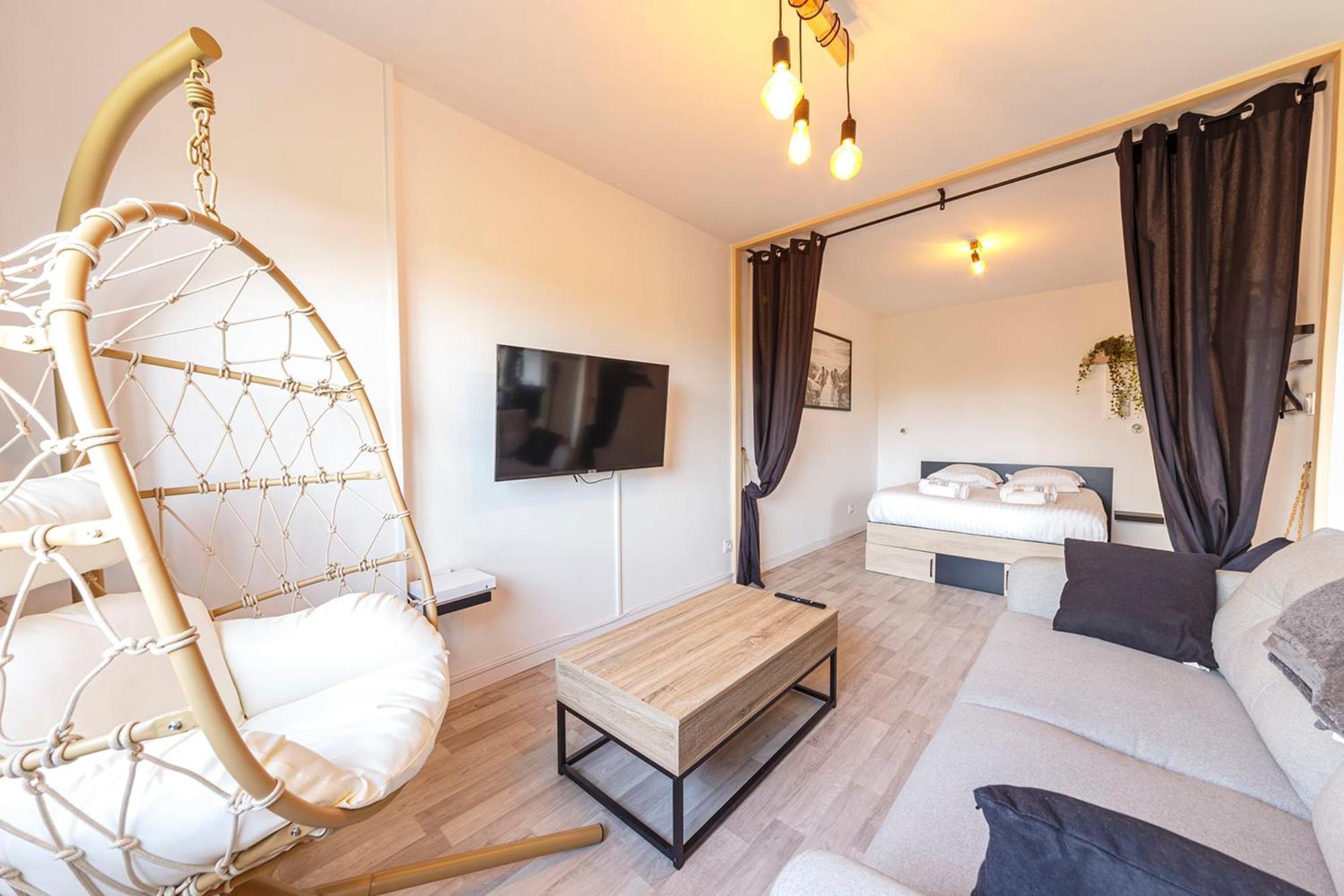 L'Oriole Wifi Parking Apartment Анже Екстериор снимка
